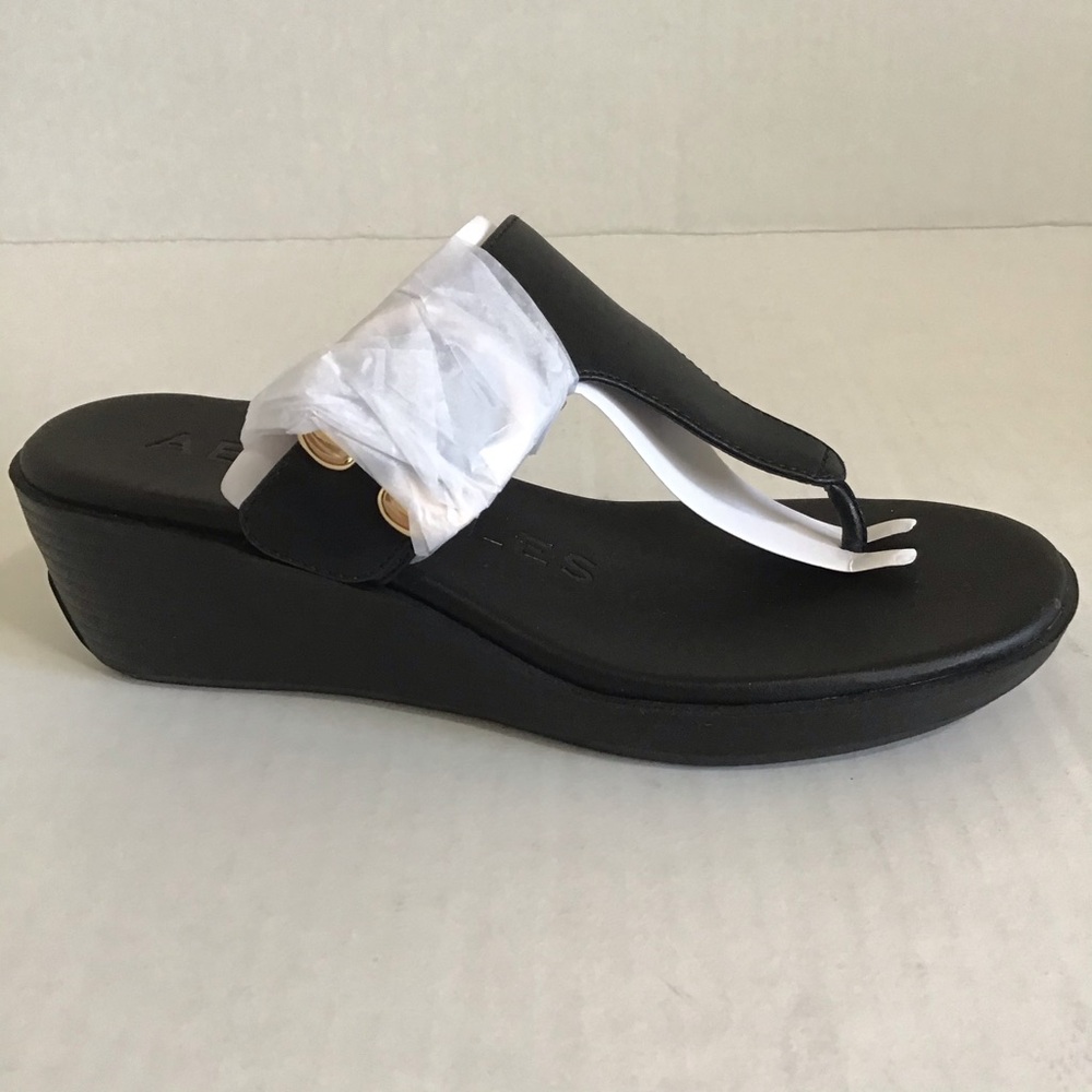 Women’s Sandal | Aerosoles Izola Wedge Sandals in Black | Size 5.5 M